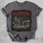 Yellowstone Wolves Vintage    T-Shirt