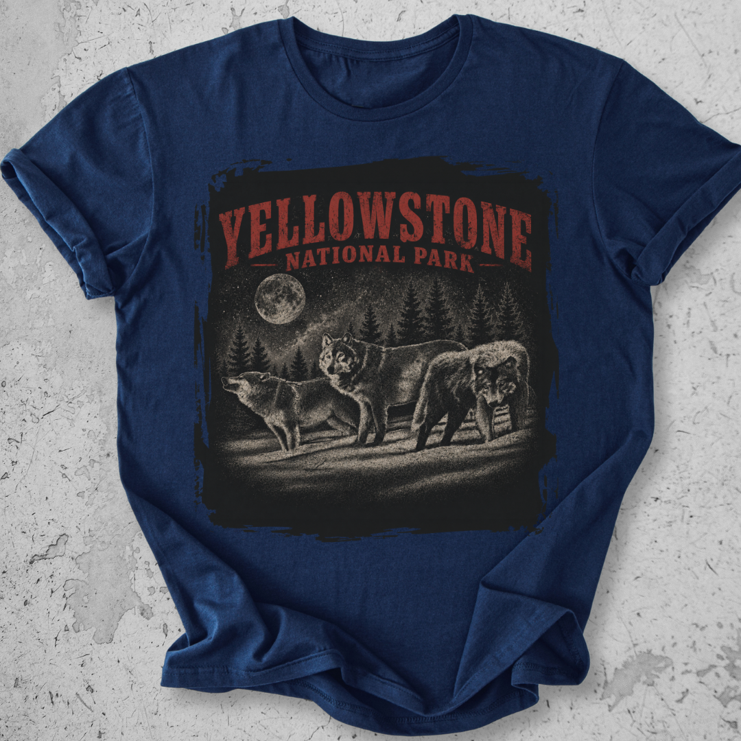 Yellowstone Wolves Vintage    T-Shirt