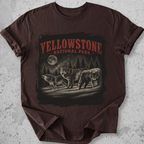 Yellowstone Wolves Vintage    T-Shirt